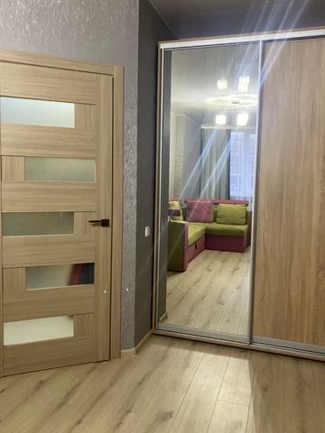 Яблунева вул., 11