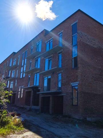 Наварійська вул., 27