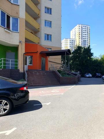 Вацлава Гавела бульв. (Івана Лепсе), 7-В