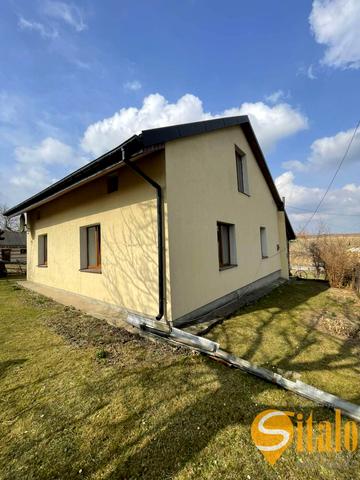 Садова вул., 10