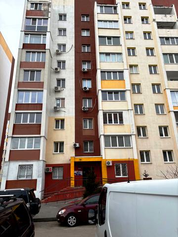 Драгоманова вул., 6