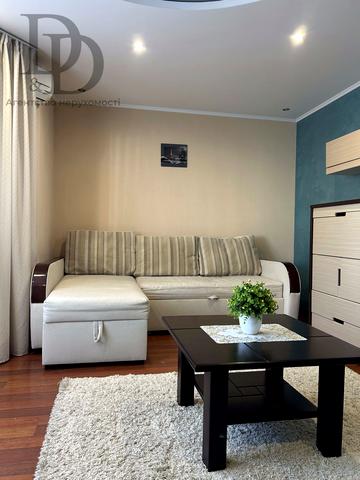 Теплична вул., 38