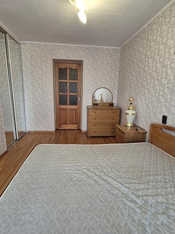 Новоселівська вул., 27