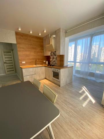 Олексія Вадатурського вул. (Маршала Малиновського), 18