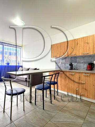 Спортивна вул., 22