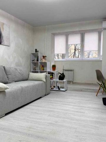 Івана Микитенка вул., 9