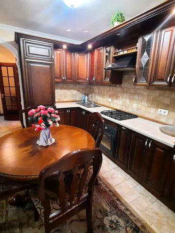 Металургів вул., 32а