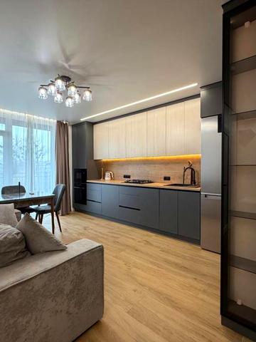 Флотська вул., 10-Б