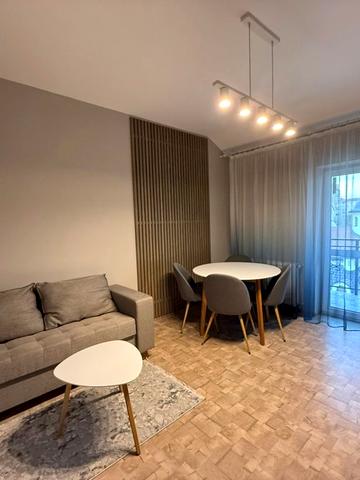 Бориса Тлехаса вул., 18