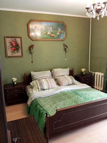 Євгена Коновальця бульв. (Маршала Конєва), 3