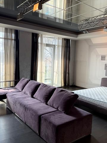 Раїси Окіпної вул., 18