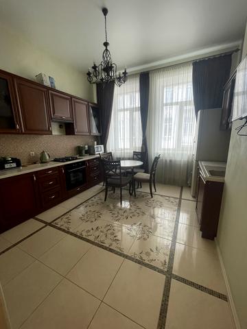 Соборна вул., 38