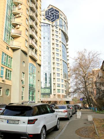 Правобережна вул., 3