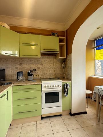 Васильківська вул., 2