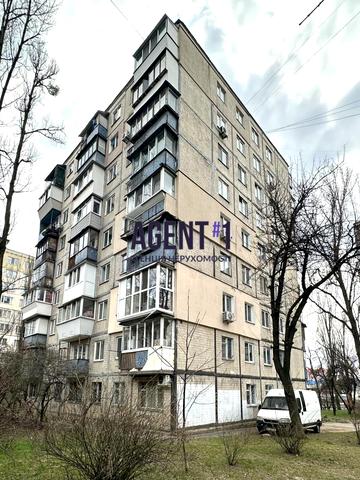 Гната Юри вул., 11