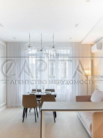 Саперне Поле вул., 5