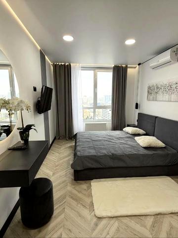 Дніпровська набережна вул., 17-К