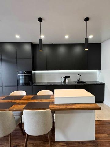 Вячеслава Чорновола просп. (), 16ж