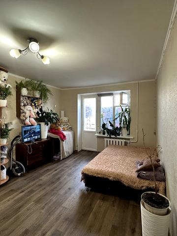 Академіка Глушкова просп., 24