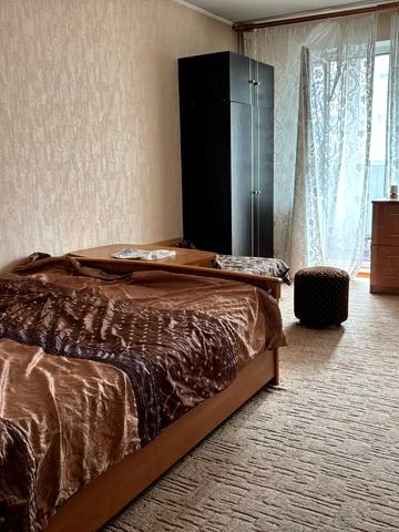 Академіка Доброхотова вул., 15