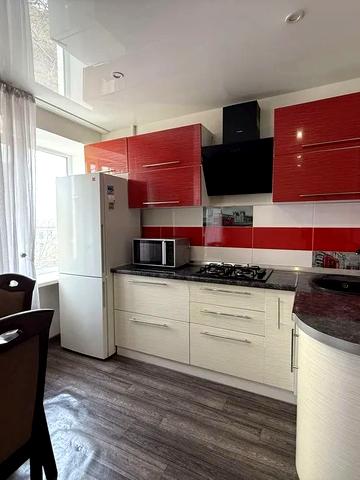 Паторжинського вул., 3