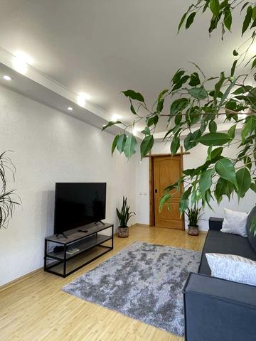 Ентузіастів вул., 25/1