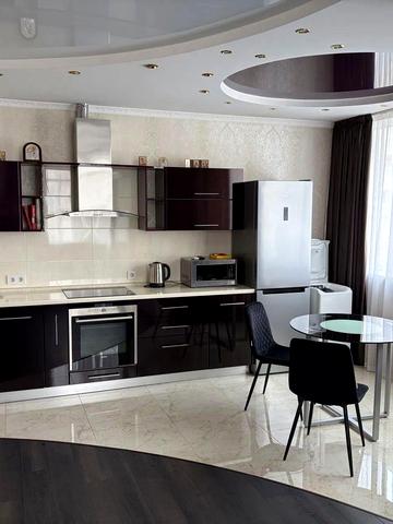 Феодосійська вул., 1-А