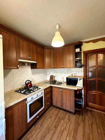 Любінська вул., 162