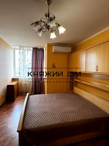 Миколи Бажана просп., 1-М