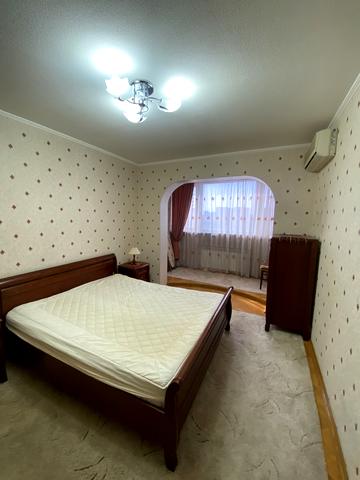 Бориса Гмирі вул., 1/2