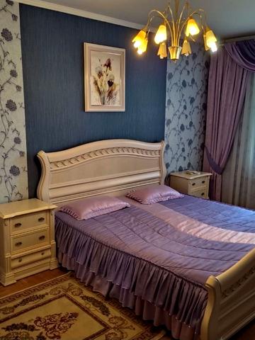 Драгоманова вул., 12