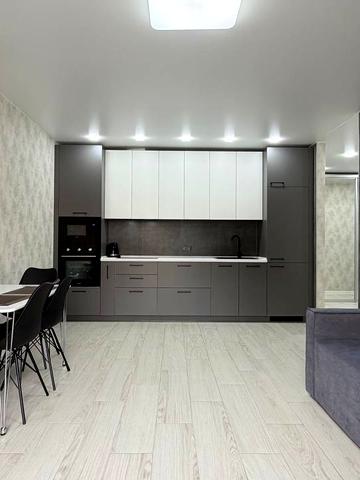 Набережна Перемоги вул., 42