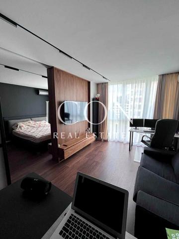 Салютна вул., (Будинок 02301-02303)