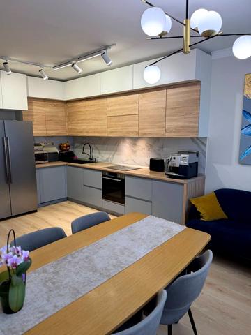 Героїв Майдану вул. (Червоноармійська), 226а