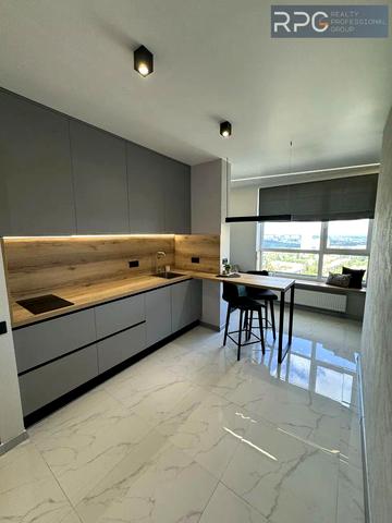 Олени Теліги вул., 25