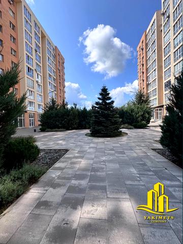 Героїв Небесної Сотні просп., 26/13