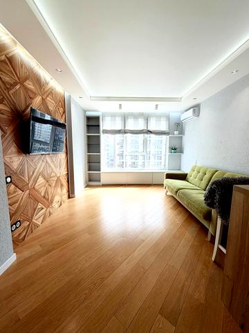 Європейського Союзу просп. (Правди), 45-А