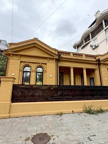 Затишна вул., 7