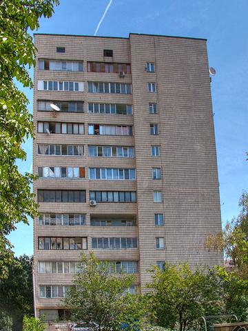 Чеська вул., 6