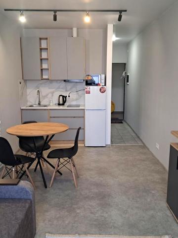 Магістральна вул., 33