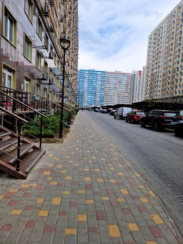 Перлинна вул., 9