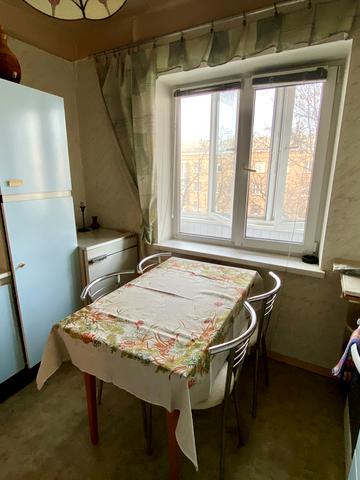 Ґарета Джонса вул. (Сімї Хохлових), 3