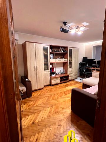 Івана Пулюя вул., 2