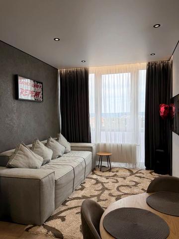 Університетська вул., 3/4