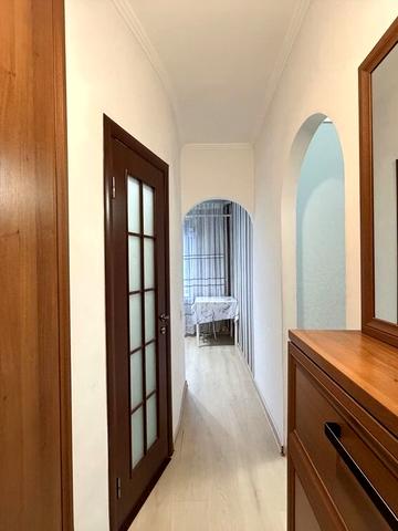 Набережна вул., 10