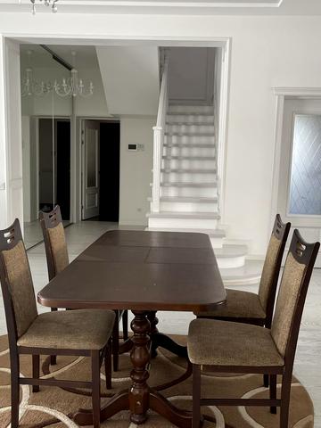 Вишнева вул., 1