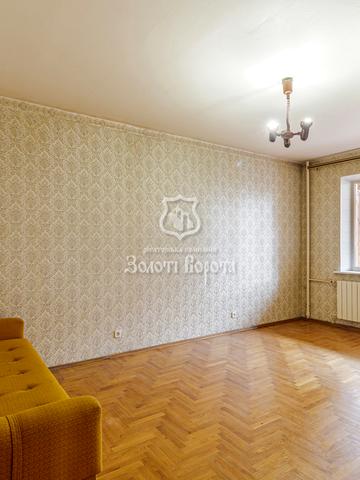 Анни Ахматової вул., 15