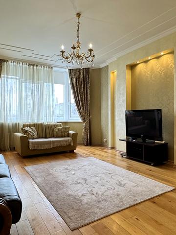 Василя Тютюнника вул. (Анрі Барбюса), 16