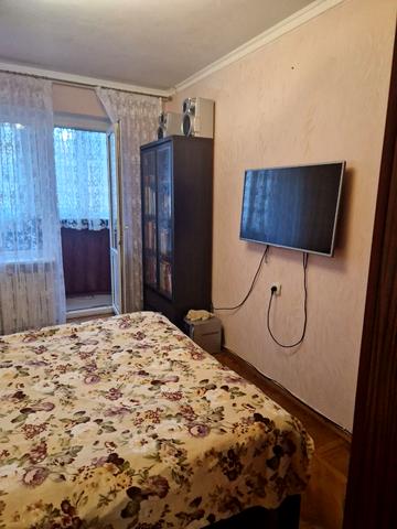 Кримська вул., 72