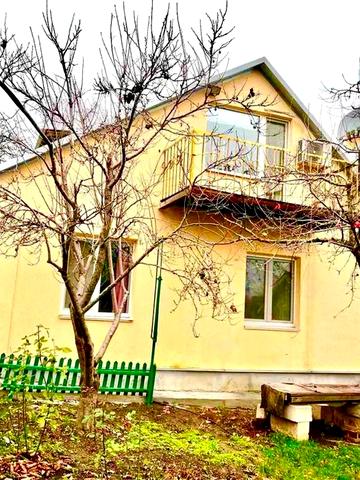 Василя Верховинця вул., 10